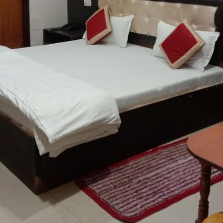 Jaya Palace Hotel By Wb Inn Dhaulpur Eksteriør billede