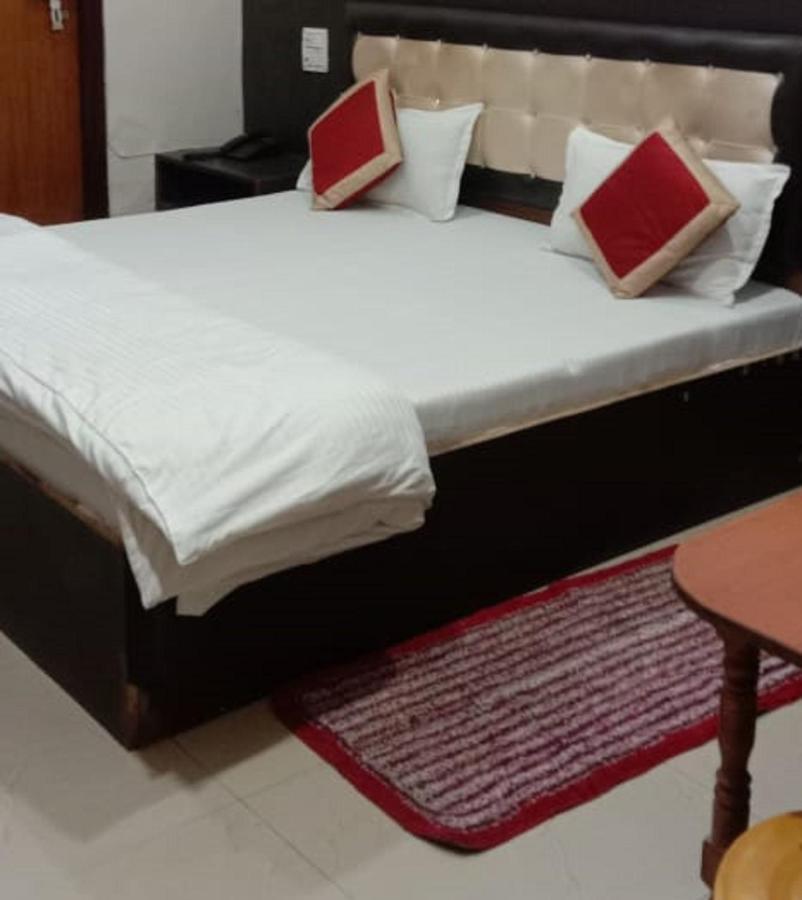 Jaya Palace Hotel By Wb Inn Dhaulpur Eksteriør billede